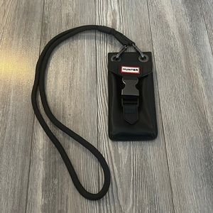 Hunter cellphone purse